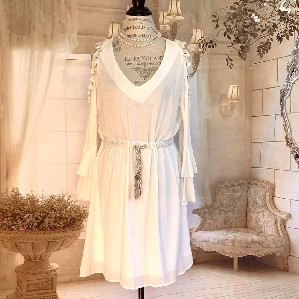 LAURA JANE Ivory Parisian Flutter Dress w/ Cut Out Shoulders SMALL - Picture 5 of 8